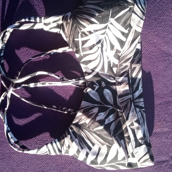 Hurley Bikini - Picture 4 of 6